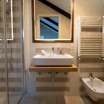 Les Maisons Apartment *