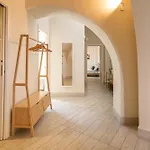 Les Maisons Apartment