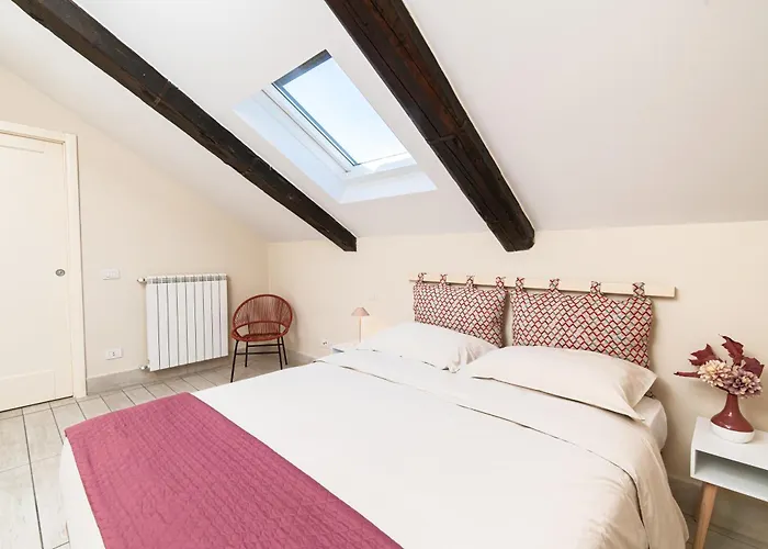 Les Maisons ナポリ