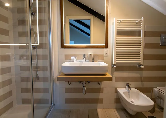 Les Maisons アパート *