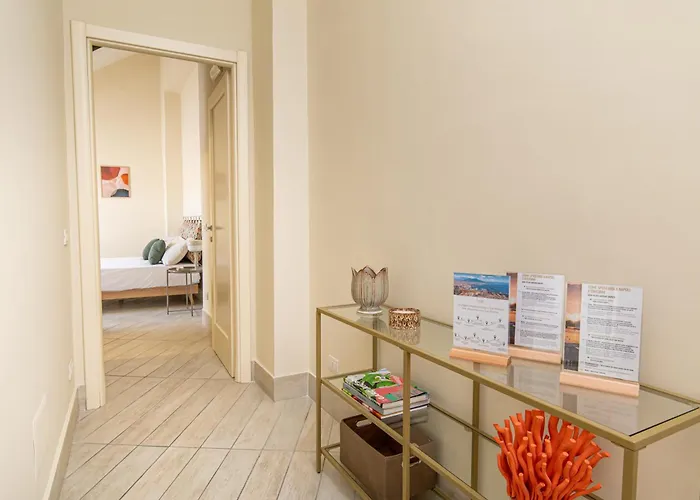 Les Maisons ナポリ